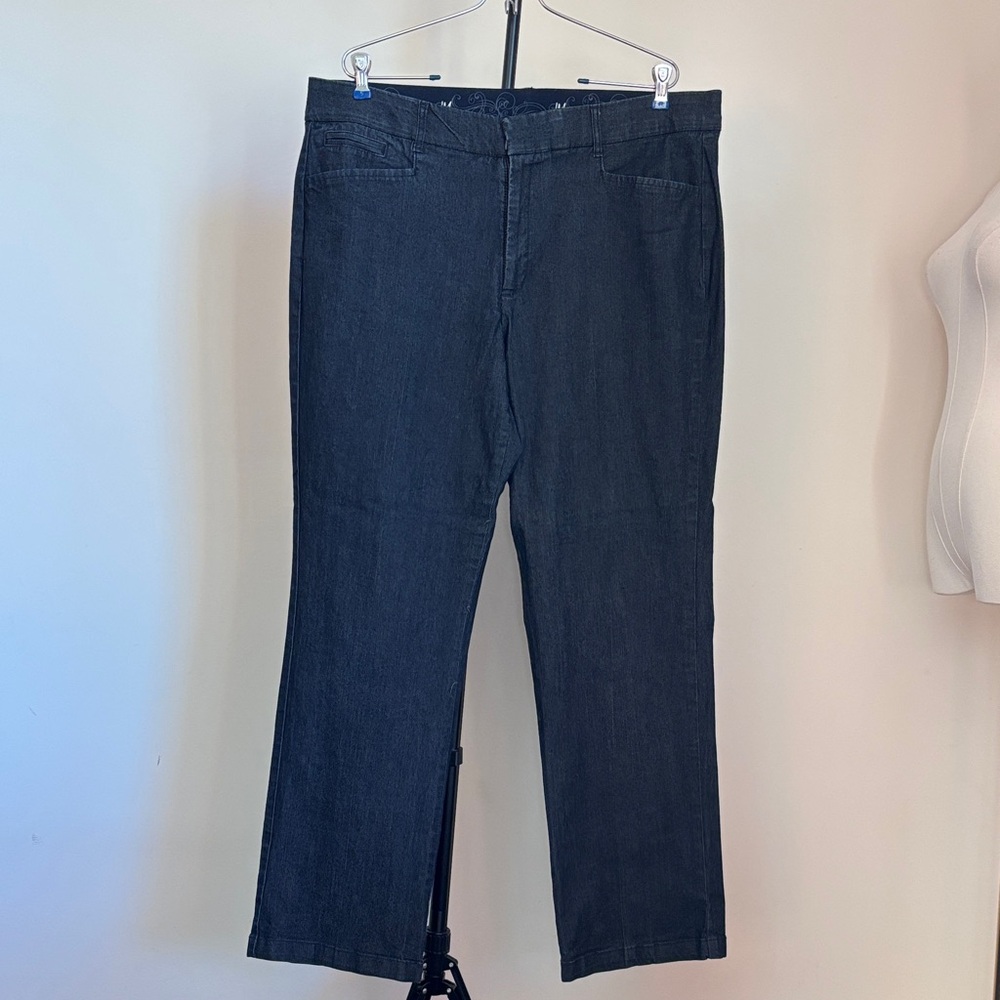 JM Collection Women's Straight Leg Jeans in Dark Gray